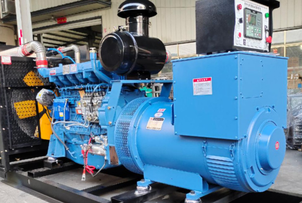 平时使用发电机时经常进行检查